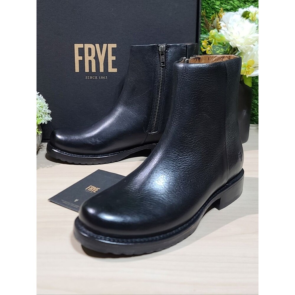 Frye Veronica Inside Zip Black Booties / US Women's 7 M NEW